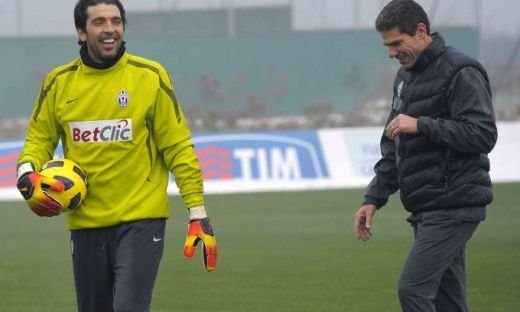 EA il transfera pe Buffon la Manchester!_12