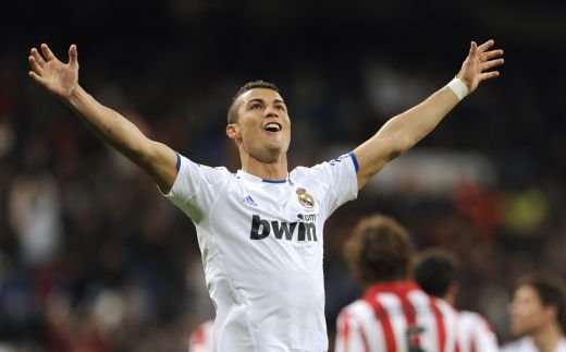 Dubla Ronaldo, Ajax 0-4 Real, Roma revine de la 0-2 si o bate pe Bayern! Auxerre 0-2 Milan, goluri Ibra si Ronaldinho! Vezi TOATE GOLURILE!_3