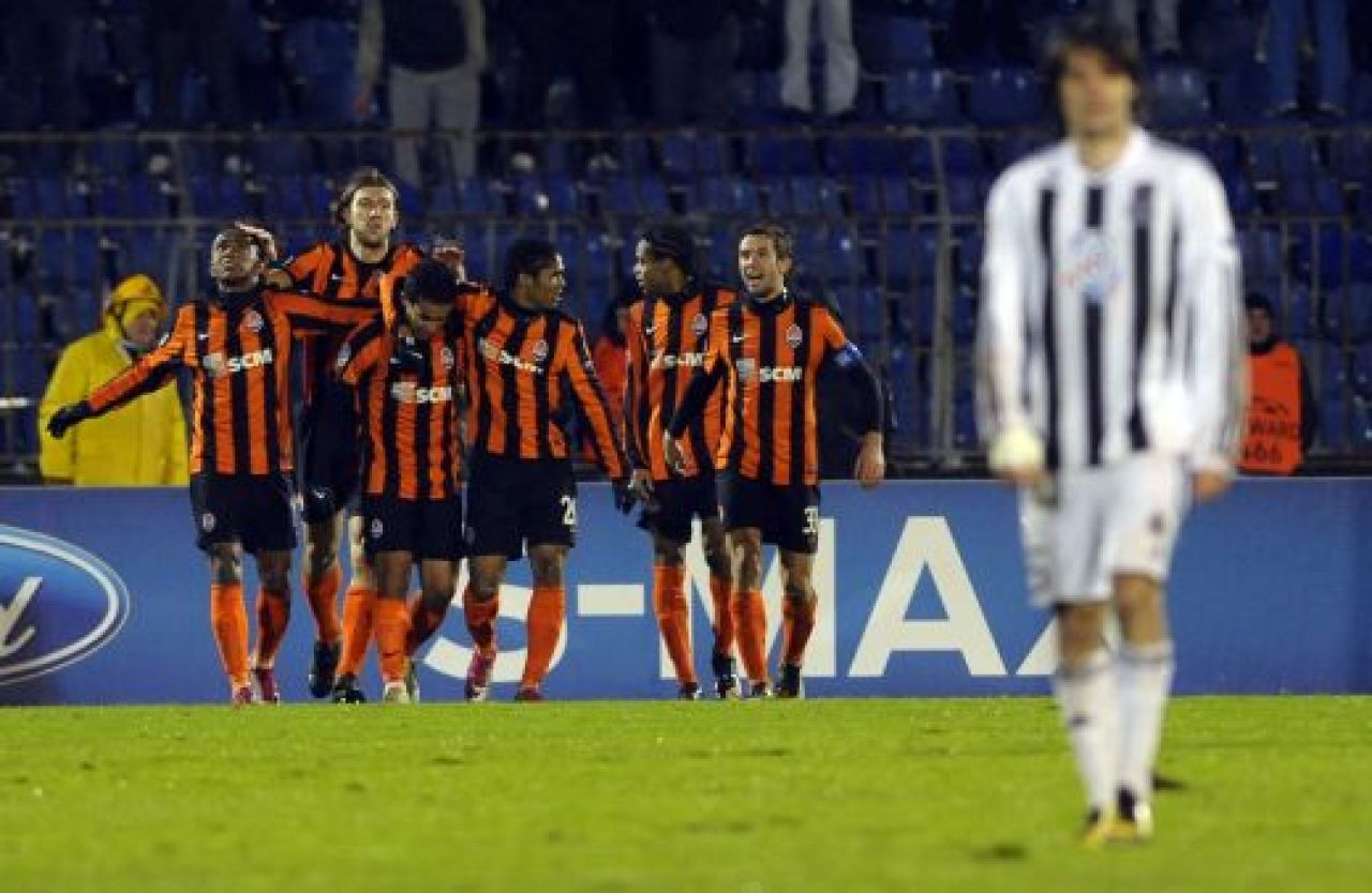 Dubla Ronaldo, Ajax 0-4 Real, Roma revine de la 0-2 si o bate pe Bayern! Auxerre 0-2 Milan, goluri Ibra si Ronaldinho! Vezi TOATE GOLURILE!_12