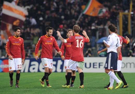 Dubla Ronaldo, Ajax 0-4 Real, Roma revine de la 0-2 si o bate pe Bayern! Auxerre 0-2 Milan, goluri Ibra si Ronaldinho! Vezi TOATE GOLURILE!_16