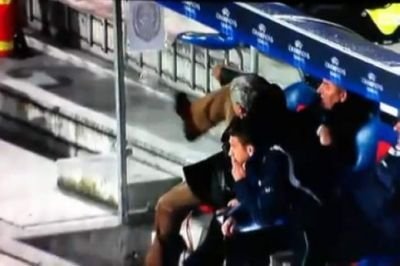 INCREDIBIL! Cristi Tanase, batut cu gheata in cap de Cartu la FC Arges!