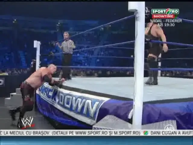 VIDEO: Edge L-A RAPIT pe tatal Campionului Mondial, Kane!