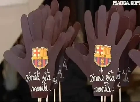 VIDEO / Cea mai tare aroganta la adresa Realului! Catalanii vand MAINI de ciocolata!