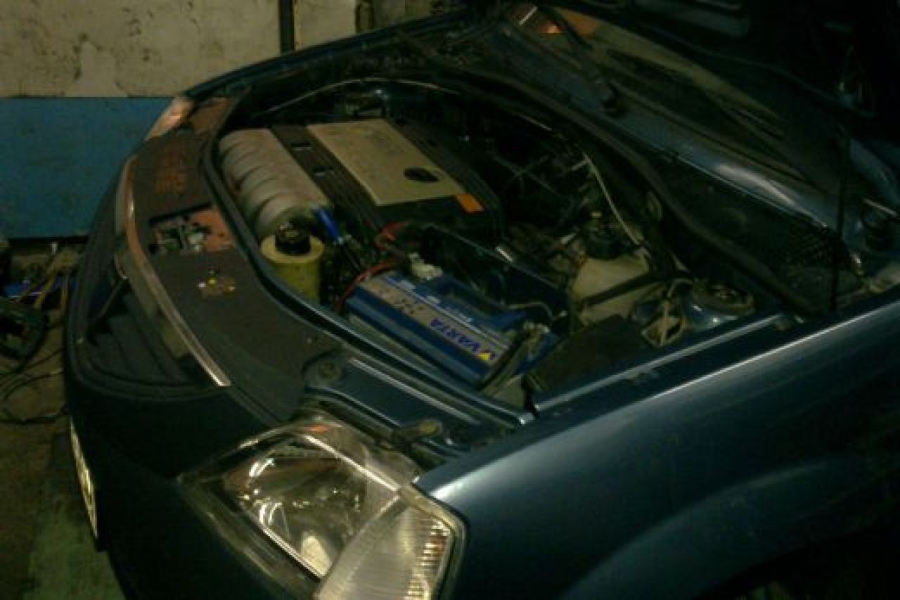VIDEO: Varu' Robert da lovitura!!! Logan cu motor de 2,8 litri si 174 de cai!!!_3