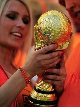 FOTO / Aceste poze vor fi ISTORIE la Cupa Mondiala din 2022! Vezi ce NU vor avea voie fanii sa faca:_29