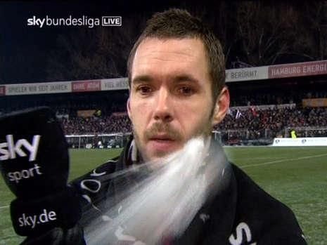 UMILINTA totala pentru un jucator din Germania! A fost ATACAT de fani la TV dupa un autogol incredibil de la 14 metri!_2