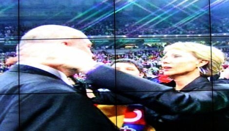 VIDEO / Imagini SENZATIONALE! Djokovic, RAS IN CAP pe terenul de tenis dupa ce a castigat Cupa Davis!_2