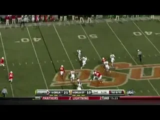 FAZA ANULUI in NFL: a salvat o minge imposibila si a pasat decisiv din cadere!