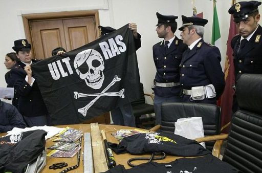 50 de suporteri stelisti infrunta cei mai periculosi ultrasi din Europa! Asa vor fi primiti romanii in infern! VIDEO