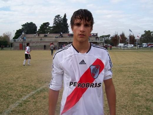 VIDEO AC Milan l-a gasit pe noul Zidane in Argentina! Vezi ce stie Lamela, pustiul de 18 ani de la River!