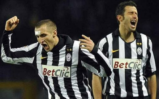 Barca, direct pe locul 1! Vezi TOP 10 cele mai SCUMPE sigle de pe tricouri!