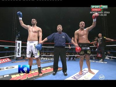 VIDEO INCREDIBIL: Daniel Ghita, batut dupa o decizie la limita!&nbsp;Cine crezi ca a castigat lupta?