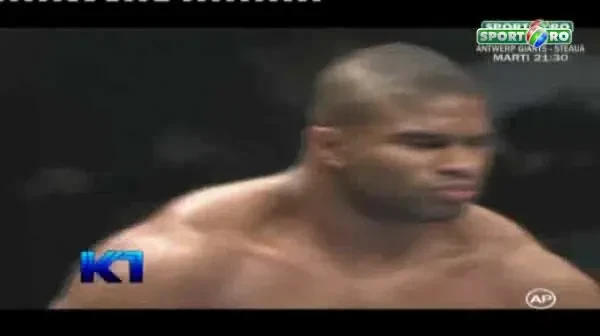 VIDEO: Overeem il PULVERIZEAZA pe Aerts in finala! Vezi TOATE REZUMATELE