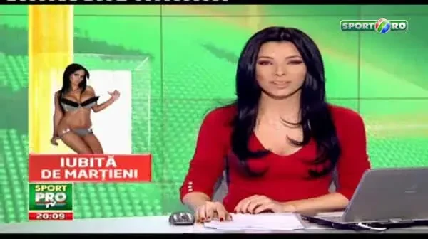 VIDEO: Adina Barbu s-a combinat cu martienii! Cea mai sexy socios din Romania