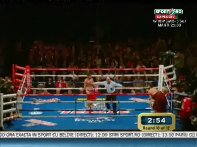 VIDEO: Amir Khan este Supravietuitorul! Vezi MACELUL din runda 10