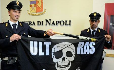 Fanii lui Napoli ii ameninta pe stelisti: Veniti cu pistoale. Sau nu mai veniti