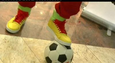 N Doye a facut spectacol in Mall: Asa e stilul meu. Nu m-am imbracat pentru lume