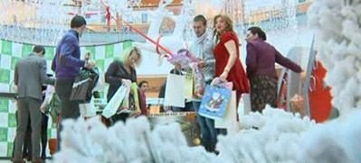 VIDEO: Vezi pentru cine s-a imbracat sotia lui Borcea in craciunita!