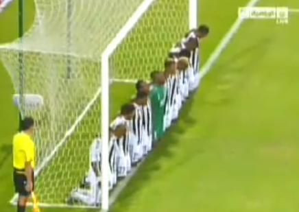 Cea mai NEBUNA bucurie la gol: portarul a topait in fund pe teren! VIDEO