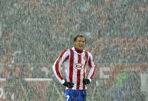 VIDEO Arbitrul Tudor co-autor la golul lui Atletico! Detinatoarea Europa League eliminata din grupe: Bayer 1-1 Atletico!