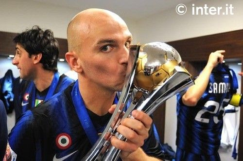 FOTO / SENZATIE! Chivu si Alibec s-au pozat cu trofeul Campionatului Mondial al Cluburilor!