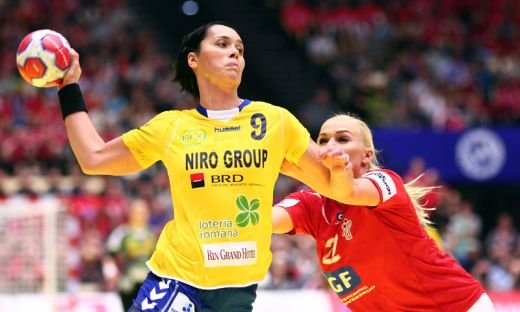 SUPER FOTO! IN LACRIMI: Asa s-au bucurat jucatoarele nationalei dupa primul BRONZ de la Euro! Vezi cifrele Romaniei!_2