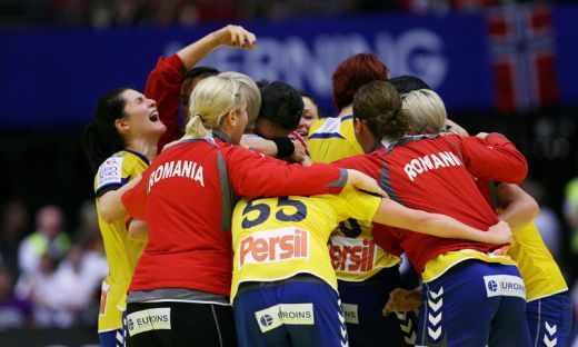 SUPER FOTO! IN LACRIMI: Asa s-au bucurat jucatoarele nationalei dupa primul BRONZ de la Euro! Vezi cifrele Romaniei!_18