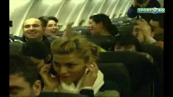 IMAGINI unice de la 10.000 m altitudine! Cum a petrecut nationala dupa bonzdul de la Euro 2010!