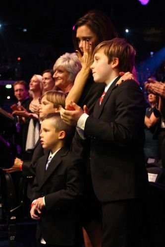 FOTO: Asa nu l-ai mai vazut niciodata! David Beckham a plans ca un copil cand a luat premiu pentru intreaga cariera!_7