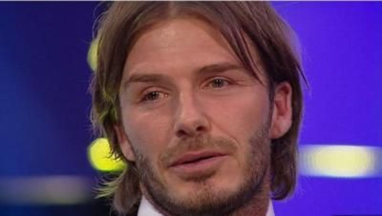 FOTO: Asa nu l-ai mai vazut niciodata! David Beckham a plans ca un copil cand a luat premiu pentru intreaga cariera!_14
