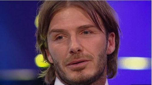 FOTO: Asa nu l-ai mai vazut niciodata! David Beckham a plans ca un copil cand a luat premiu pentru intreaga cariera!_15
