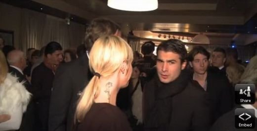 VIDEO / Vezi cum a petrecut Mutu impreuna cu colegii sai la petrecerea de Craciun! Ce ii doresti pentru 2011?