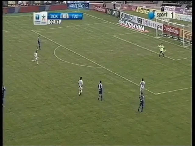 VIDEO / CE GAFA!!! Banel si Cernea revin in Grecia! Vezi cum a dat portarul pe langa minge! :))