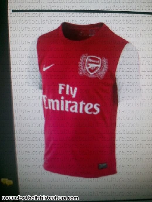 FOTO! Primele imagini!! Asa va arata echipamentul lui Arsenal din 2012!