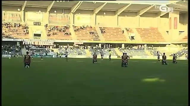 VIDEO: Aceste imagini pot aparea si in Liga I: o echipa din Spania a protestat in genunchi de foame!