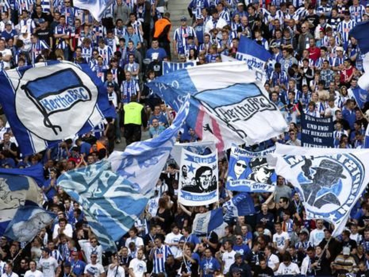 Barcelona are cea mai mare medie de spectatori din Europa! Bundesliga domina TOP 30! Vezi aici:_14