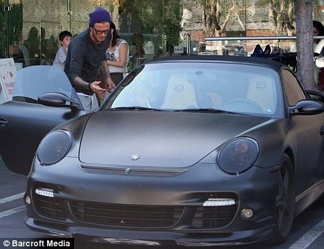 FOTO! Super masina de de 150.000 de dolari a lui Beckham scoasa la vanzare pe net!_3