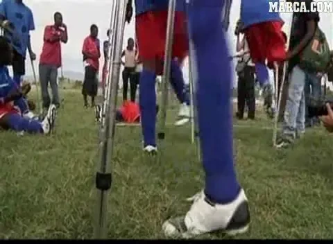 VIDEO / Clipul SPERANTEI! Cum joaca fotbal oamenii mutilati in cutremurul din Haiti: