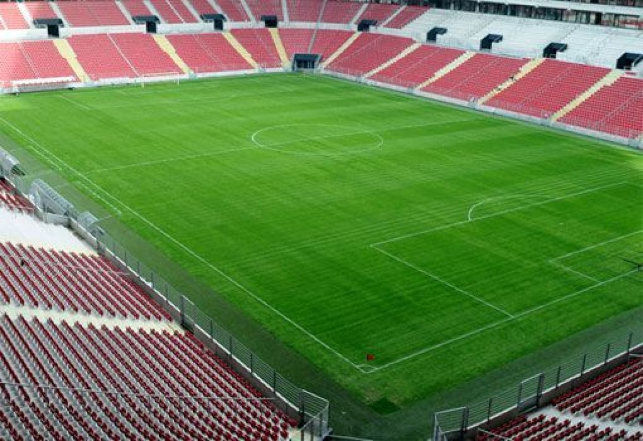 FOTO! Astea sunt cele mai tari stadioane din Europa de Est construite de romani!_39