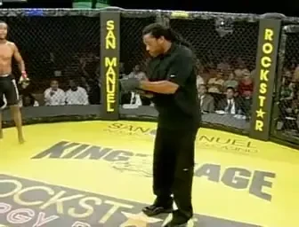 VIDEO: S-au dat CAP IN CAP! Vezi cel mai tare dublu KO din toate timpurile