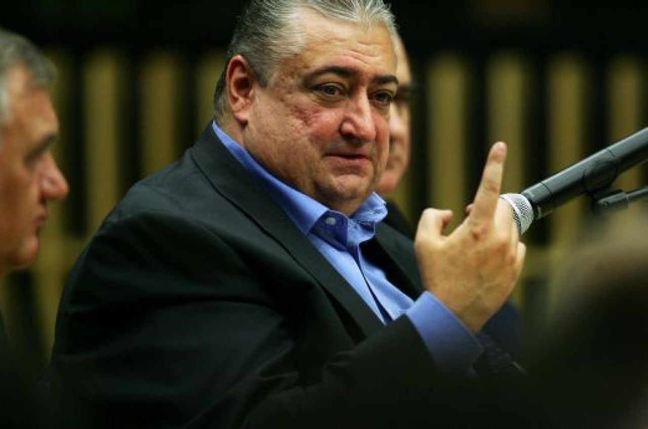Cum pierde Poli 7 milioane de euro in 2011 FARA sa isi planifice titlul!_1