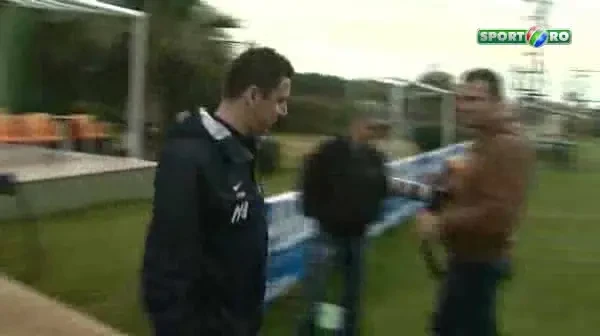 VIDEO! Ce ochelari si-a tras MM la antrenamentul Stelei din Antalya: Sunt a la Mourinho. I-a trimis prin plic :)