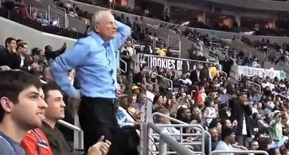 VIDEO / Asta e cel mai tare suporter! A oferit un dans NEBUN in tribune!