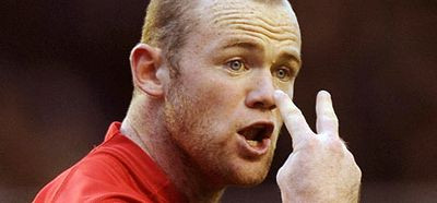 Cu ea se pregateste inainte de meciuri: vezi cine e muza lui Rooney :)