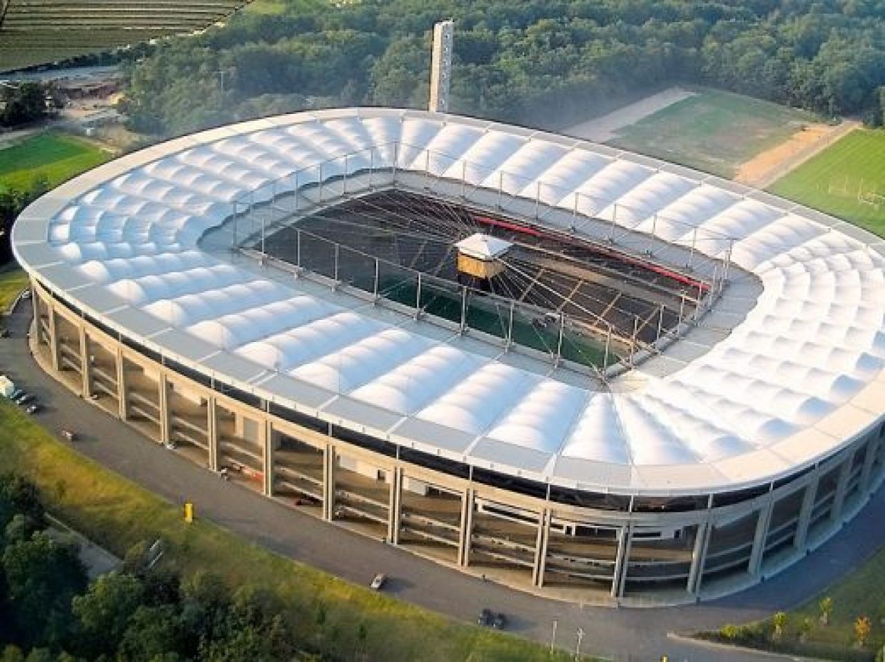 FOTO! Cu ce MEGA constructie este comparata National Arena din Bucuresti! Vezi cum arata acum!_3