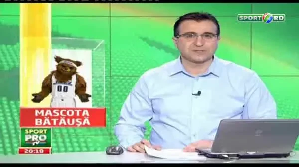 VIDEO / Un fan recalcitrant si-a luat-o de la o... MASCOTA!