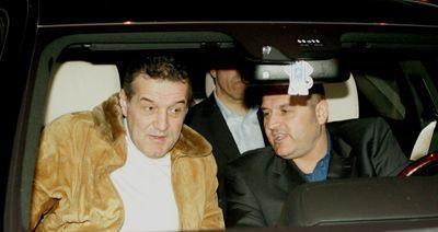 DESFIINTATI! Mititelu e un conglomerat de carne dubioasa care sfaraie pe gratar, Piti doar o FISA, Gigi un OIER!