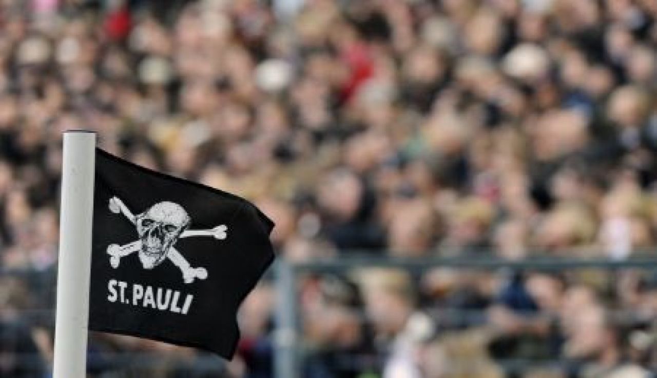 Fanii lui St Pauli au facut PLANGERE: nu mai vor striptease la stadion!_1