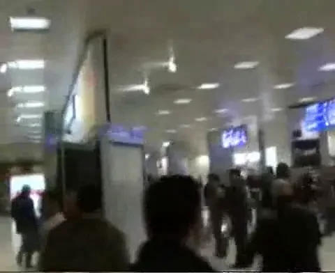 VIDEO! NEBUNIE la Istanbul la sosirea lui Bogdan Stancu! Vezi cum a fost asaltat de turci