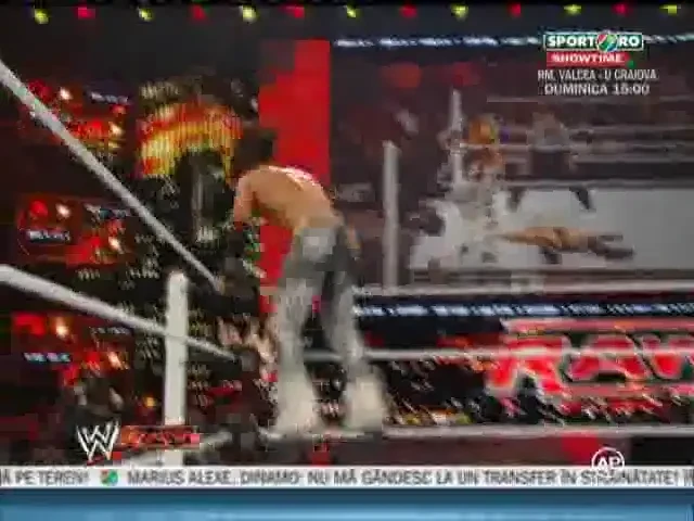 VIDEO: John Morrison A FURAT seara! Vezi salturile EXTRAORDINARE care au cucerit lumea wresltingului!